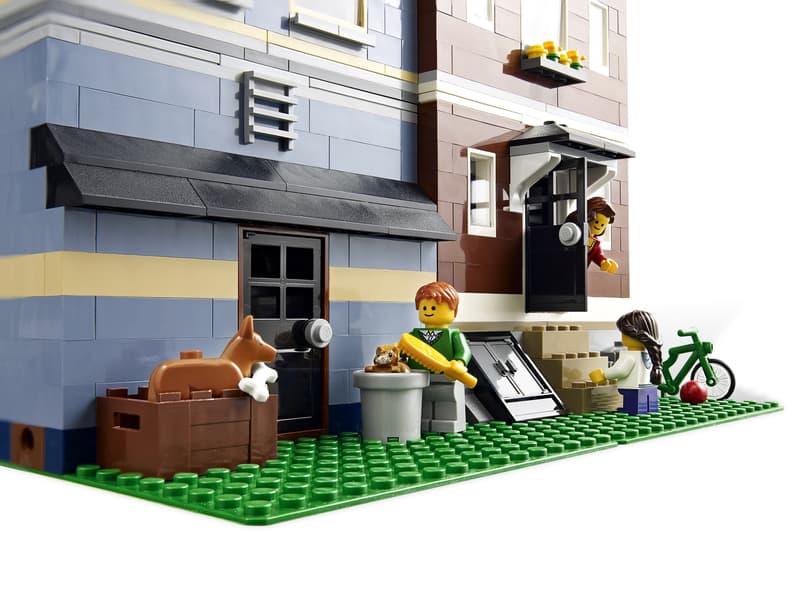 LEGO® Creator Expert Pet Shop — 10218 — 2032 Piece Building Set