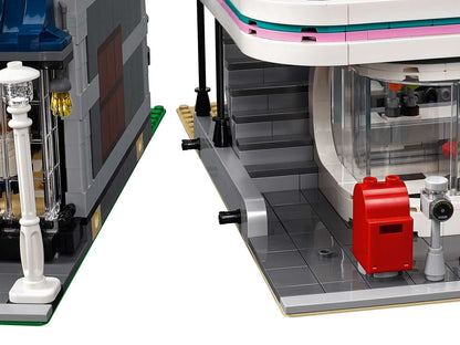 LEGO® Creator Expert Downtown Diner - 10260 - 2480 Piece Building Set