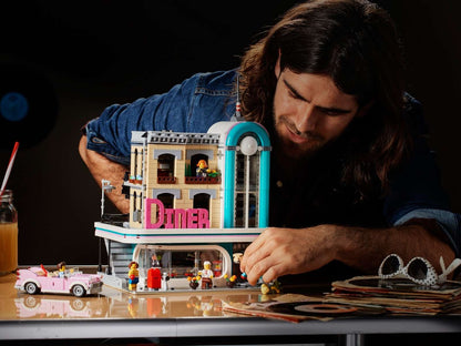 LEGO® Creator Expert Downtown Diner - 10260 - 2480 Piece Building Set