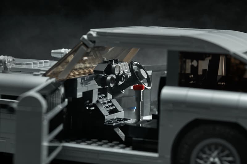LEGO® Creator Expert James Bond Aston Martin DB5 - 10262 - 1295 Piece Building Set