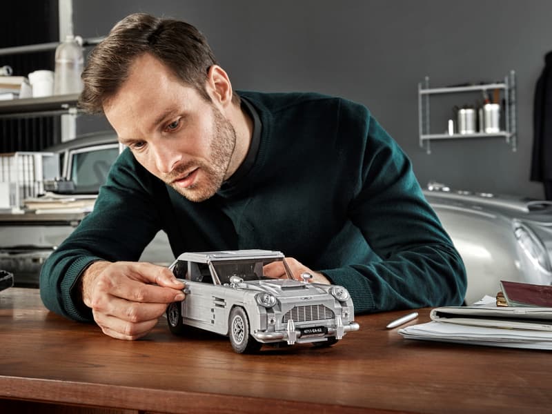 LEGO® Creator Expert James Bond Aston Martin DB5 - 10262 - 1295 Piece Building Set