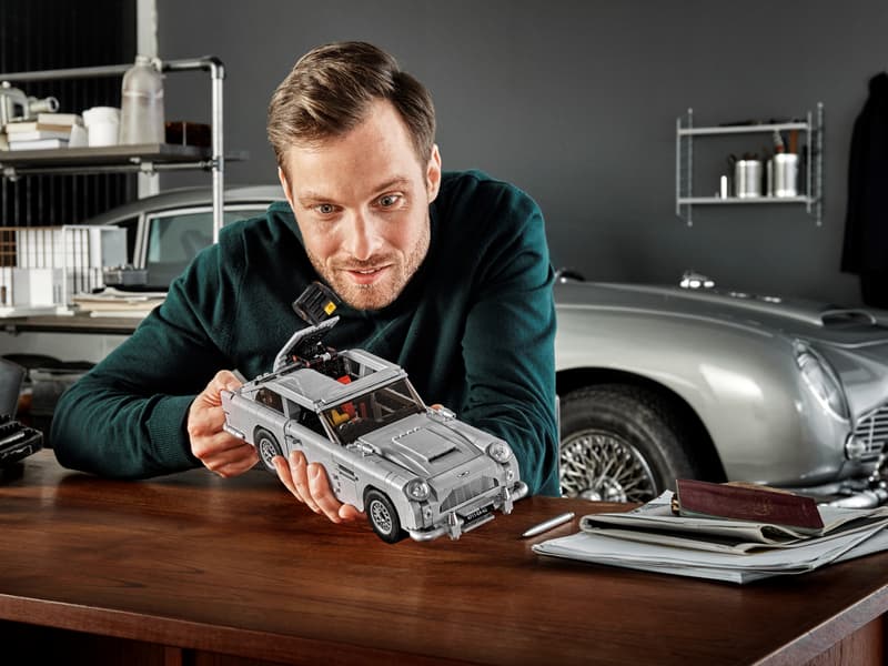 LEGO® Creator Expert James Bond Aston Martin DB5 - 10262 - 1295 Piece Building Set