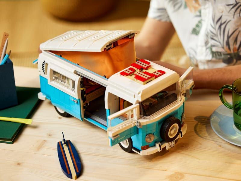 LEGO® Creator Expert Volkswagen T2 Camper Van - 10279 - 2207 Piece Building Set