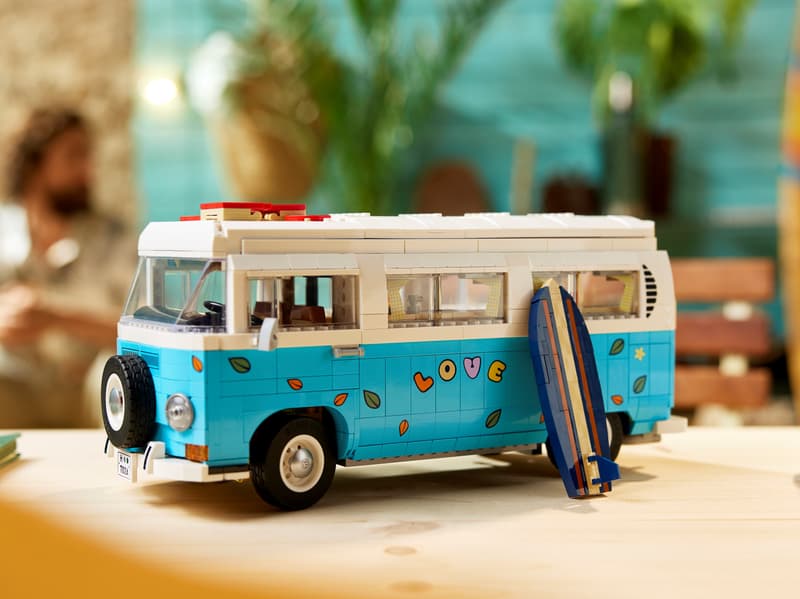 LEGO® Creator Expert Volkswagen T2 Camper Van - 10279 - 2207 Piece Building Set