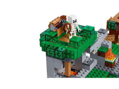 LEGO® Minecraft® The Skeleton Attack - 21146 - 457 Piece Building Set