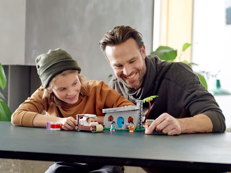 LEGO® Ideas The Flintstones - 21316 - 748 Piece Building Set