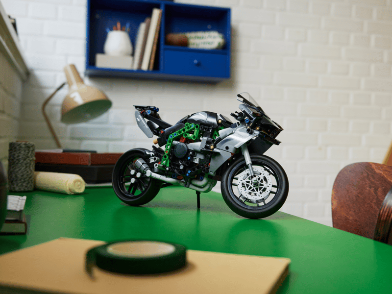 LEGO® Technic™ Kawasaki Ninja H2R Motorcycle — 42170 — 643 Piece Building Set