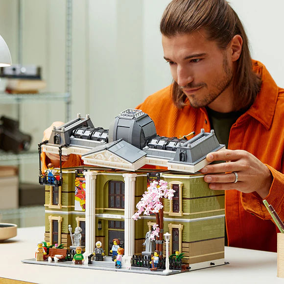 LEGO® ICONS Natural History Museum Modular Buildings Collection for Adults - 10326 - 4014 Piece Building Set