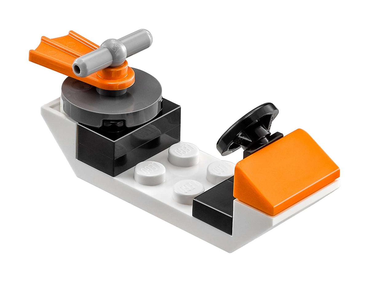 Lego DC Comics - The Penguin™ Arctic Roller - 70911 - 305 Piece Building Set