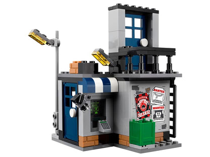 LEGO® DC - THE LEGO® BATMAN MOVIE - Harley Quinn™ Cannonball Attack - 70921 - 425 Piece Building Set