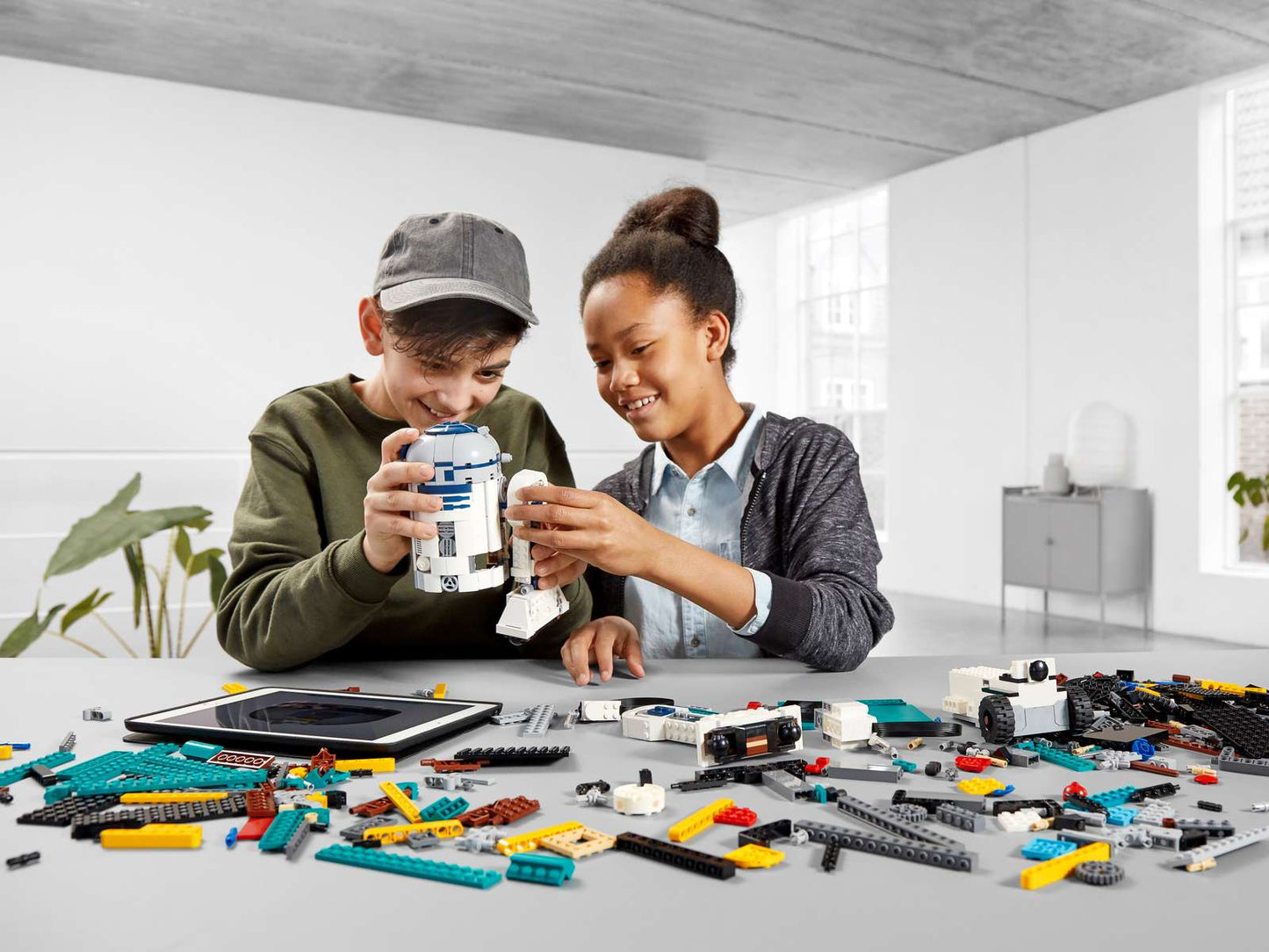 LEGO® Star Wars™ Boost Droid Commander - 75253 - 1177 Piece Building Set