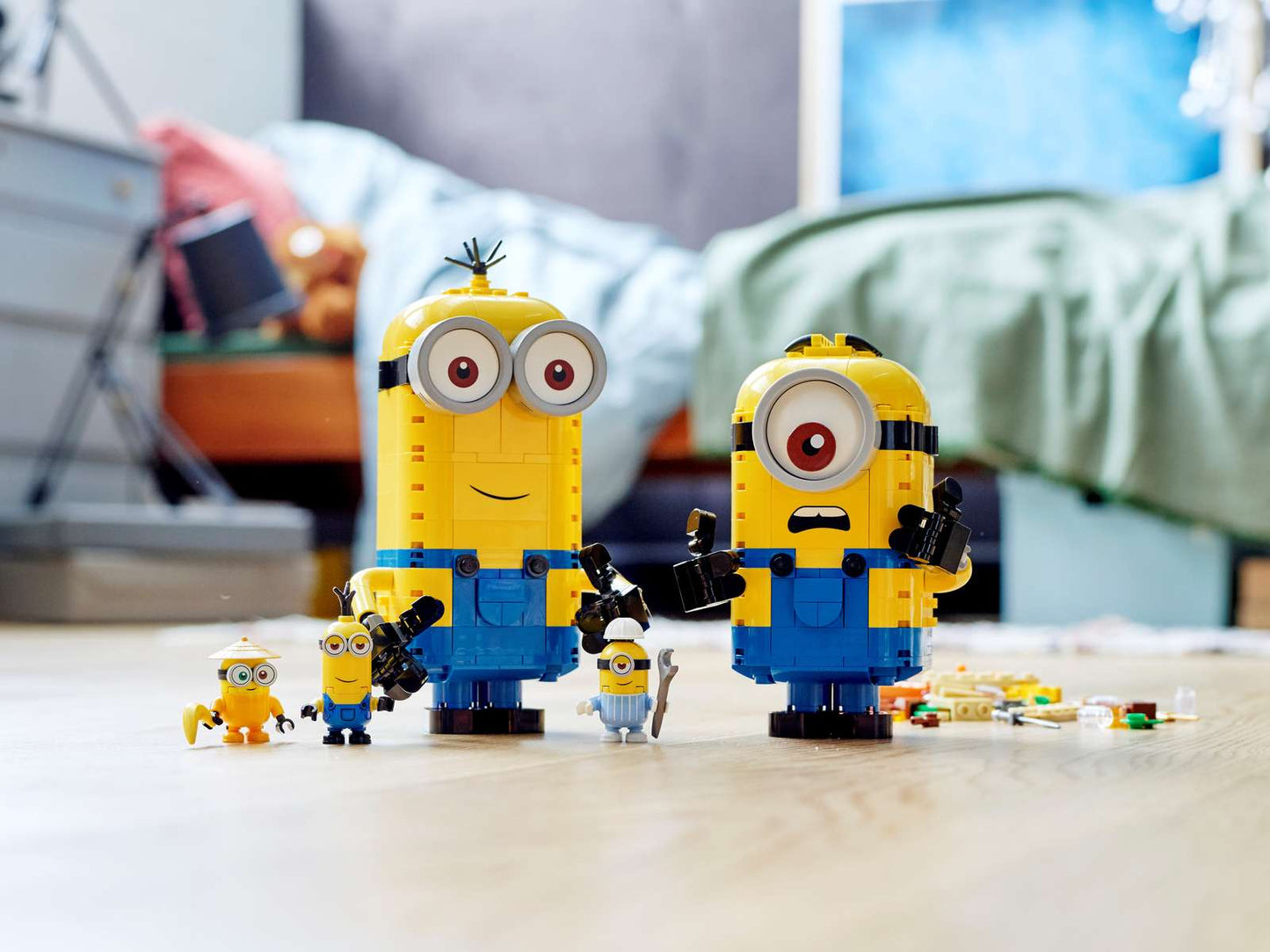 LEGO® Despicable Me Minions Brick-built Minions and their Lair - 75551 - 976 Piece Building Set