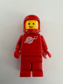 LEGO® Minifigure - Classic Space - Red Astronaut with Original Solid-Stud Head, Without Air Tanks - sp005