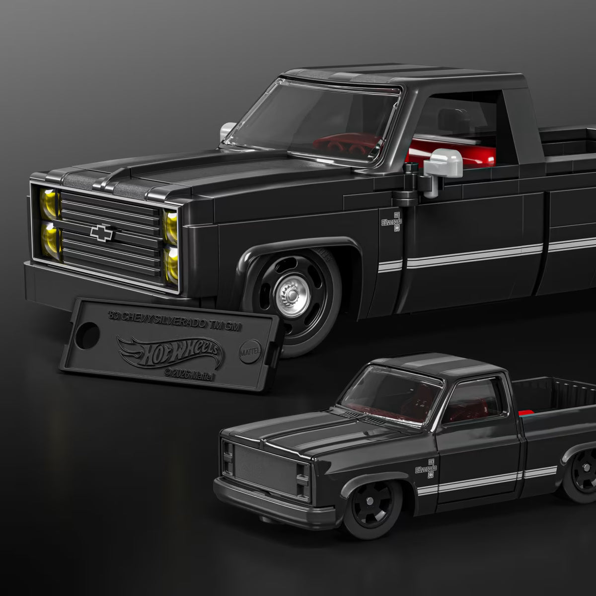 MATTEL BRICK SHOP™ Hot Wheels® ’83 Chevy Silverado - 1:32 Scale - JKG42 - 225 Piece Building Set