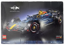 LEGO® Technic™ - Oracle Red Bull Racing RB20 F1® Car - 42206 - 1639 Piece Building Set *** DAMAGED BOX ***