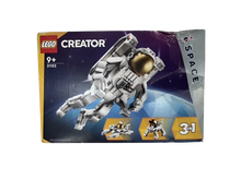 LEGO® Creator 3in1 - Space Astronaut - 31152 - 647 Piece Building Set *** DAMAGED BOX ***